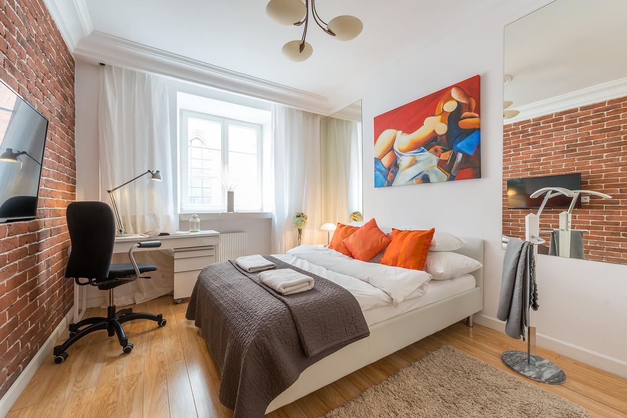 P&O Serviced Apartments Swietojanska Warszawa Exteriör bild